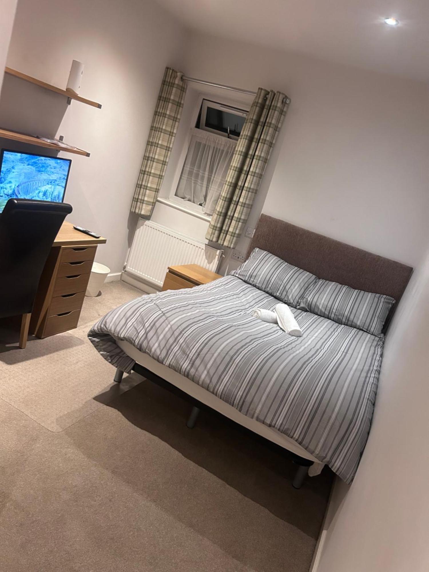 Seaford Guest House Xxx Stoke-on-Trent Екстериор снимка