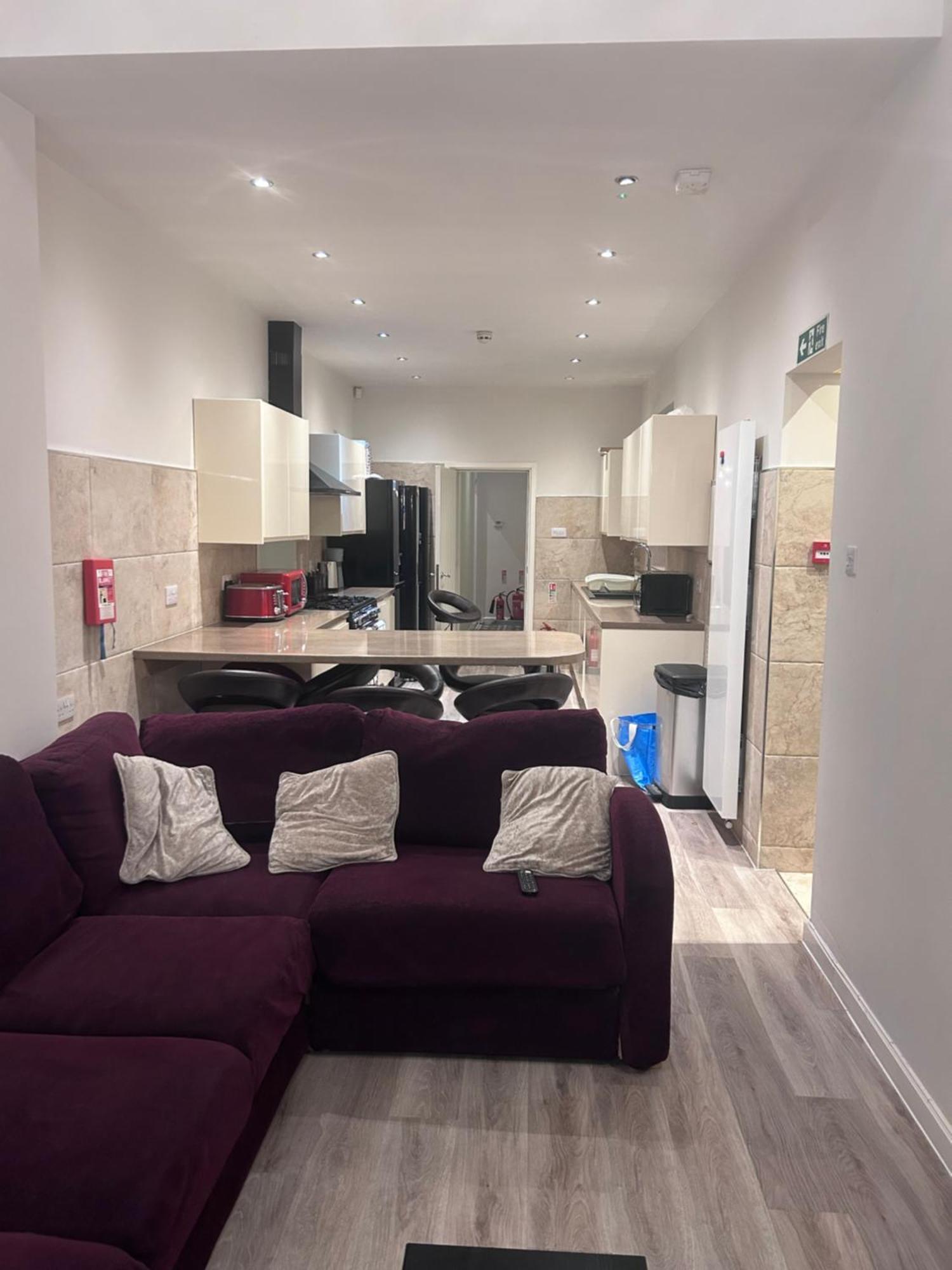Seaford Guest House Xxx Stoke-on-Trent Екстериор снимка