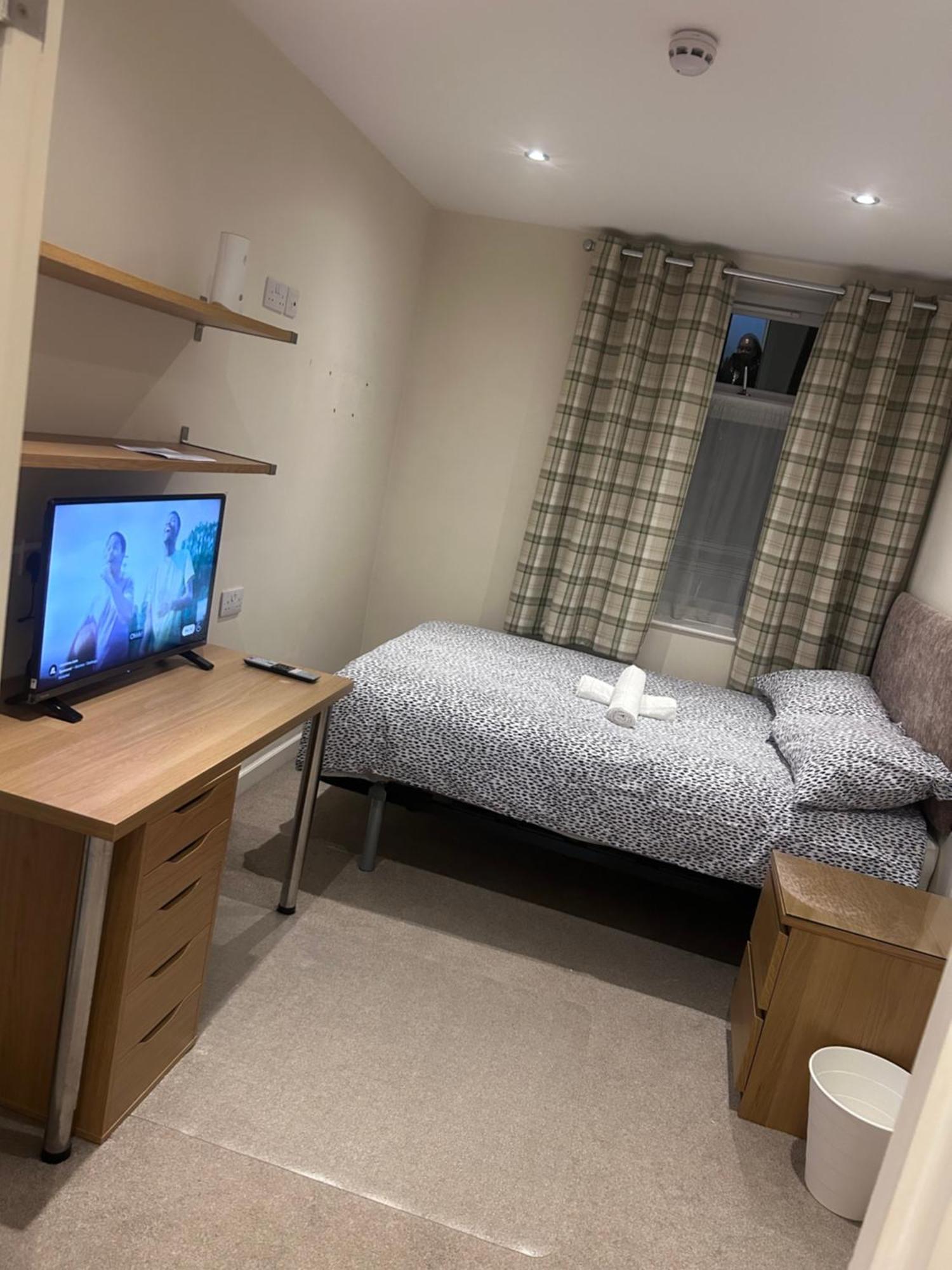 Seaford Guest House Xxx Stoke-on-Trent Екстериор снимка