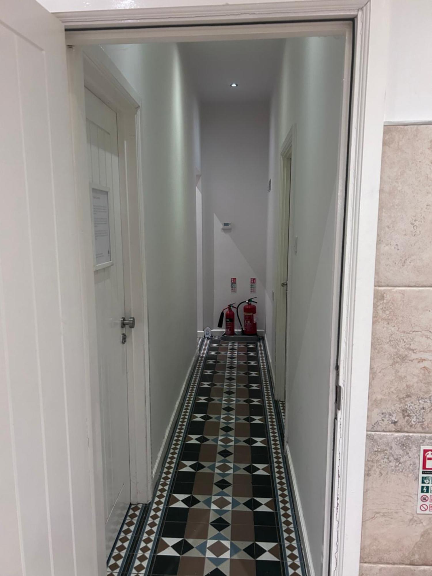 Seaford Guest House Xxx Stoke-on-Trent Екстериор снимка